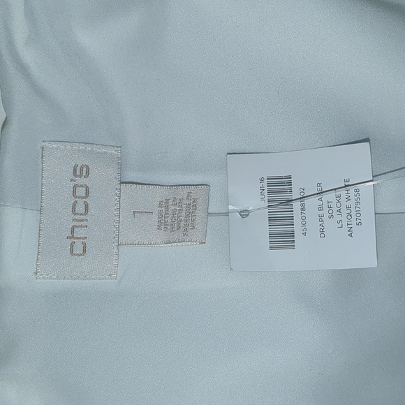 NWT Chico's White Blazer - Picture 3 of 5